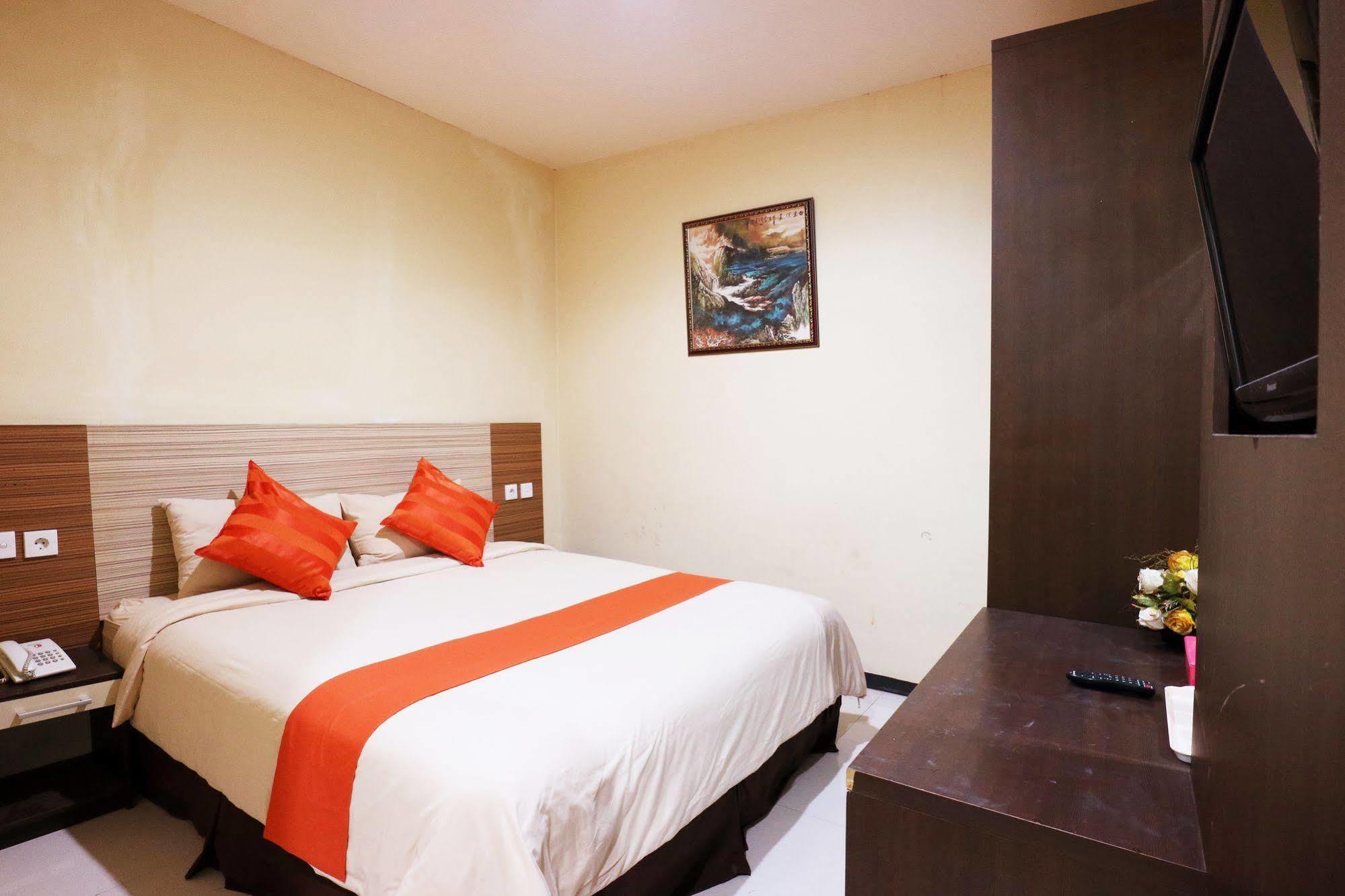 Agraha Andalas Hotel Makassar Luaran gambar