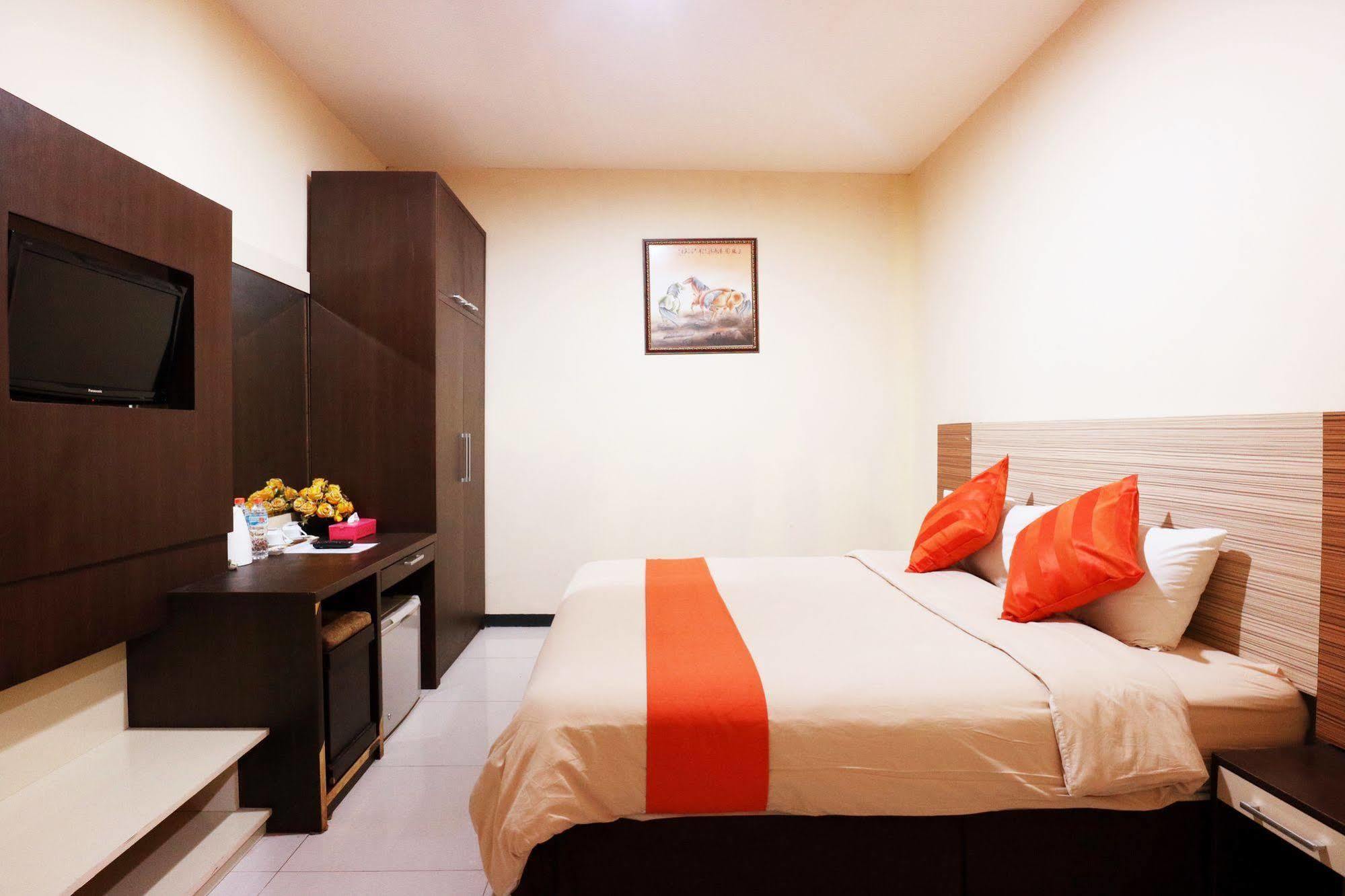 Agraha Andalas Hotel Makassar Luaran gambar