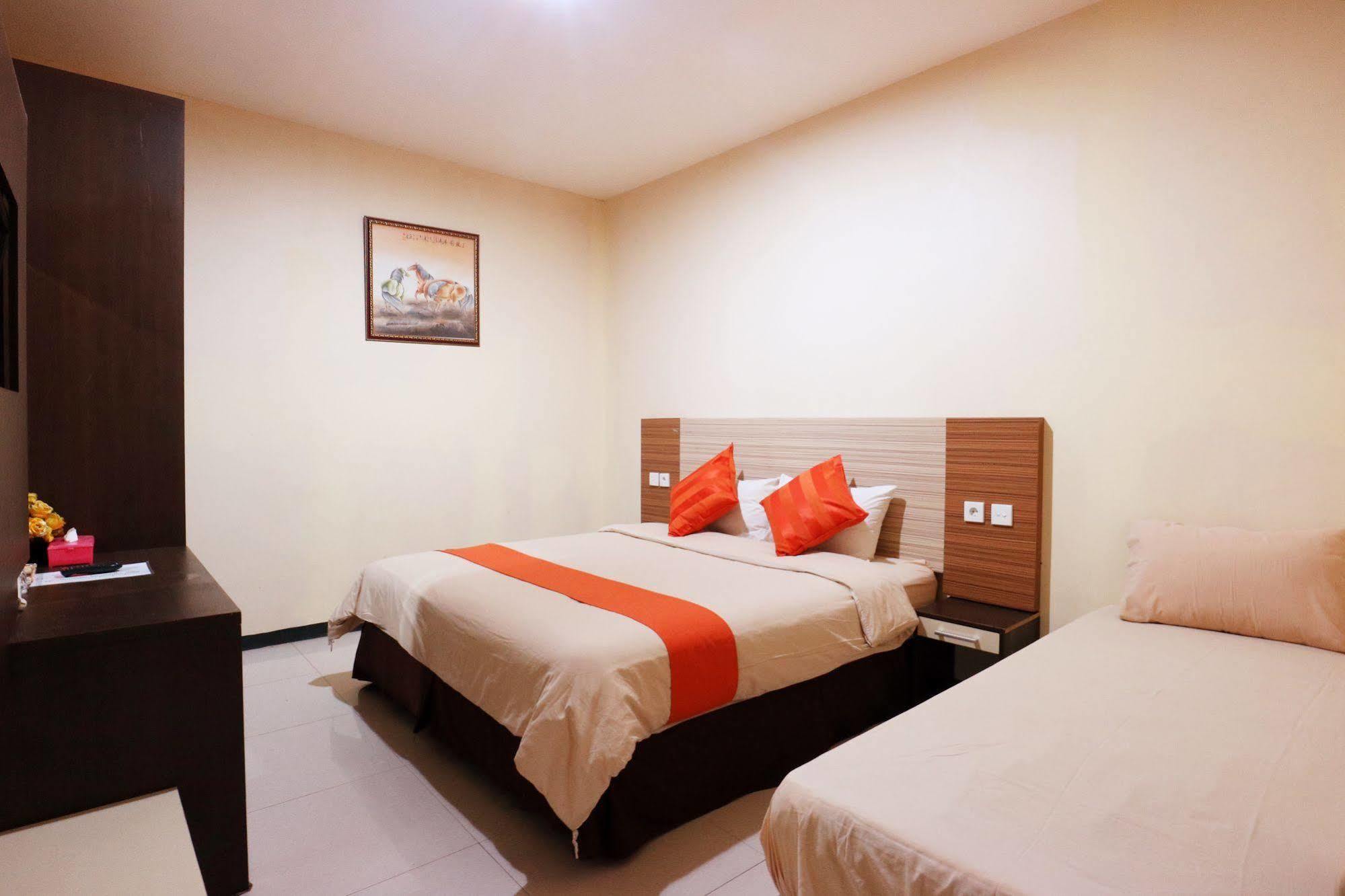 Agraha Andalas Hotel Makassar Luaran gambar