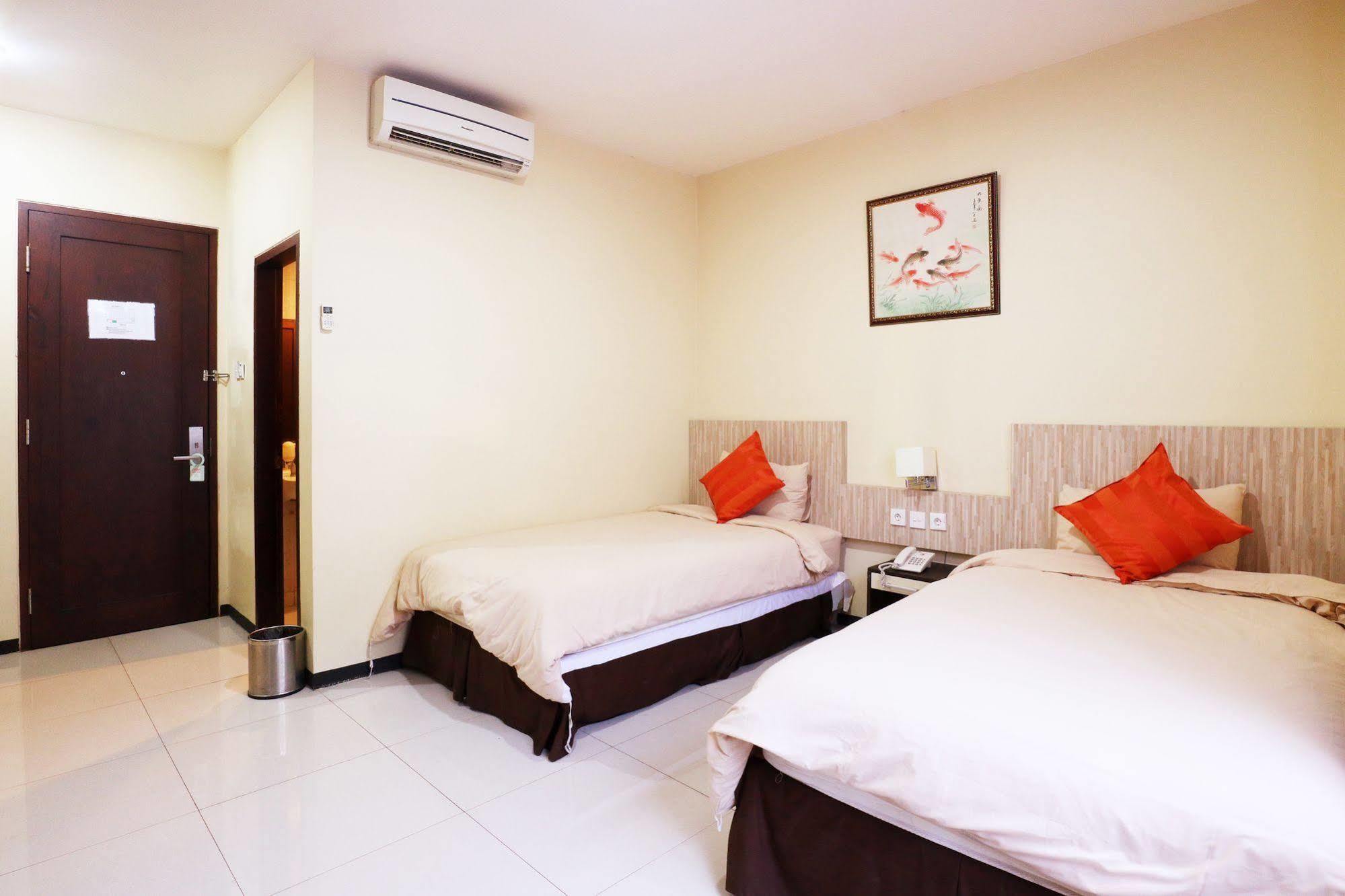 Agraha Andalas Hotel Makassar Luaran gambar