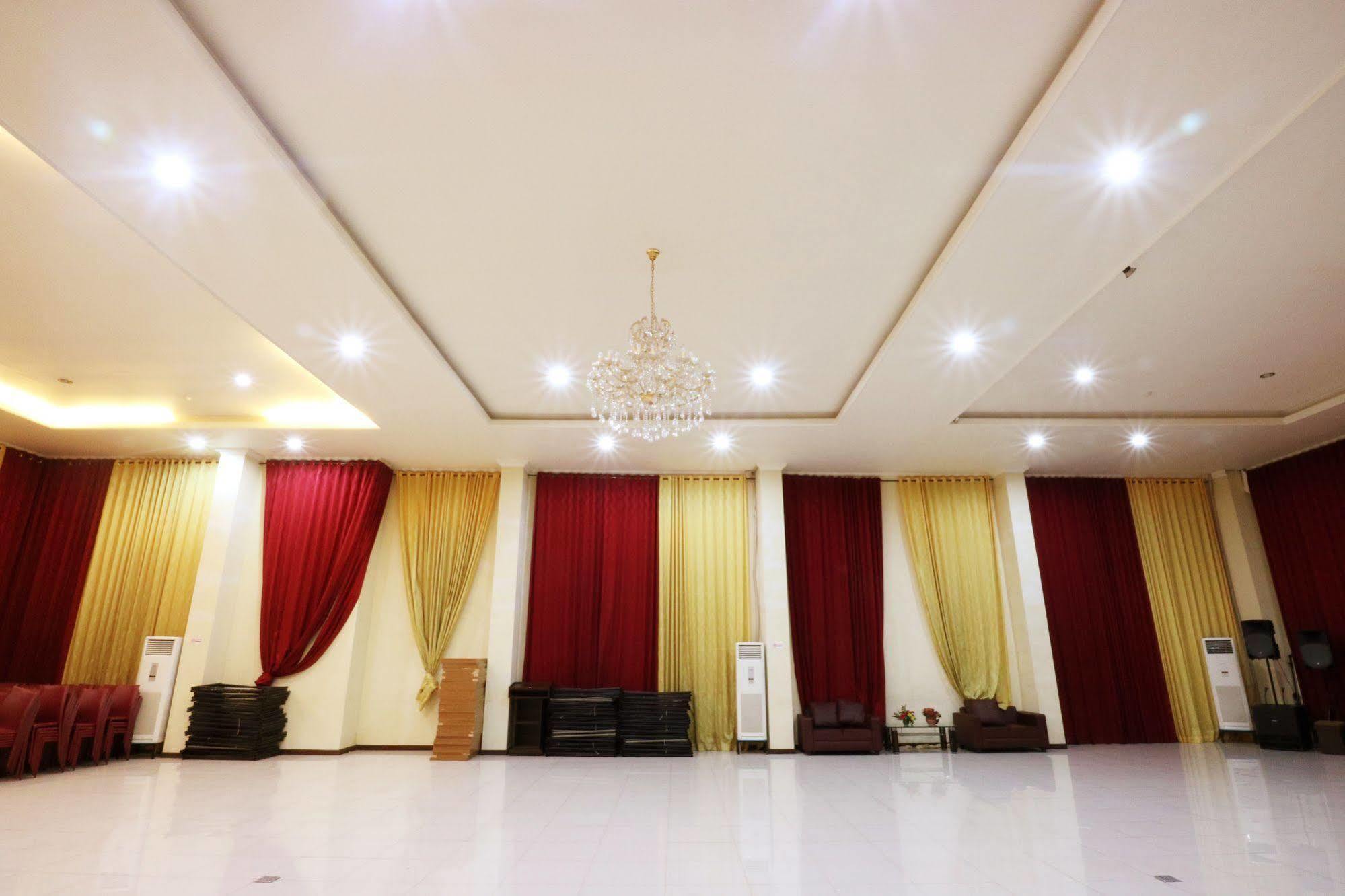 Agraha Andalas Hotel Makassar Luaran gambar