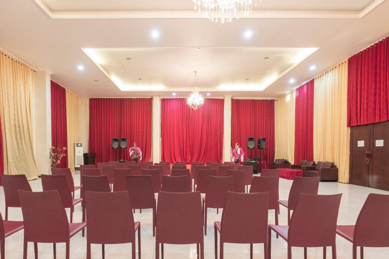 Agraha Andalas Hotel Makassar Luaran gambar