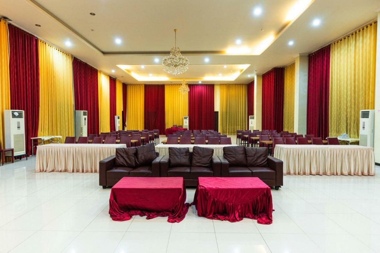 Agraha Andalas Hotel Makassar Luaran gambar